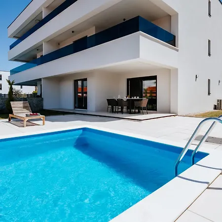 Apartmán Luxury New With Private Pool, Large Garden, - By Traveler Tourist Agency Krk Id 2688