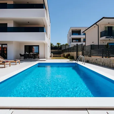 Luxury New With Private Pool, Large Garden, - By Traveler Tourist Agency Krk Id 2688