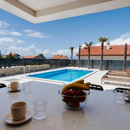 Apartmán Luxury New With Private Pool, Large Garden, - By Traveler Tourist Agency Krk Id 2688