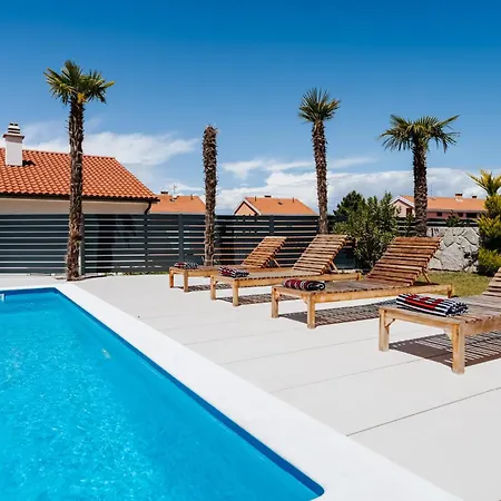 Luxury New With Private Pool, Large Garden, - By Traveler Tourist Agency Krk Id 2688 Apartmán *
