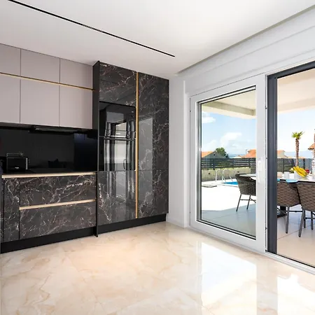 Apartmán Luxury New With Private Pool, Large Garden, - By Traveler Tourist Agency Krk Id 2688
