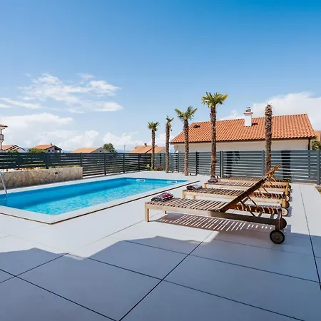 Apartmán Luxury New With Private Pool, Large Garden, - By Traveler Tourist Agency Krk Id 2688