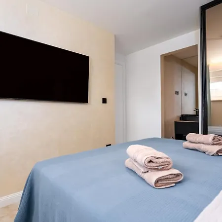 Luxury New With Private Pool, Large Garden, - By Traveler Tourist Agency Krk Id 2688 Apartmán *