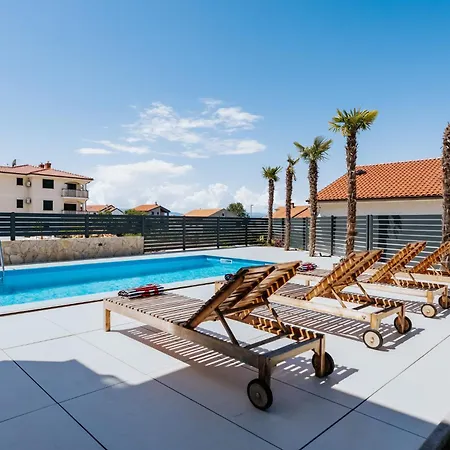 Apartmán Luxury New With Private Pool, Large Garden, - By Traveler Tourist Agency Krk Id 2688 *