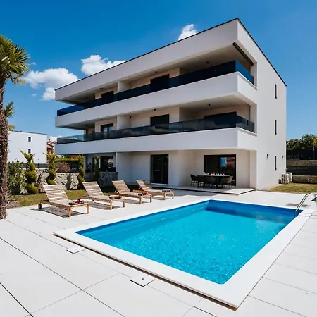 Luxury New With Private Pool, Large Garden, - By Traveler Tourist Agency Krk Id 2688 * Sveti Anton (Krk)